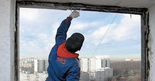 Демонтаж остекления балкона в Югорске - цена от 574 руб. - Сварной-Югр
